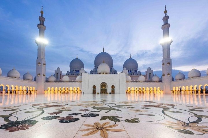 Tur Arsitektur di UEA: Perpaduan Warisan dan Inovasi Modern